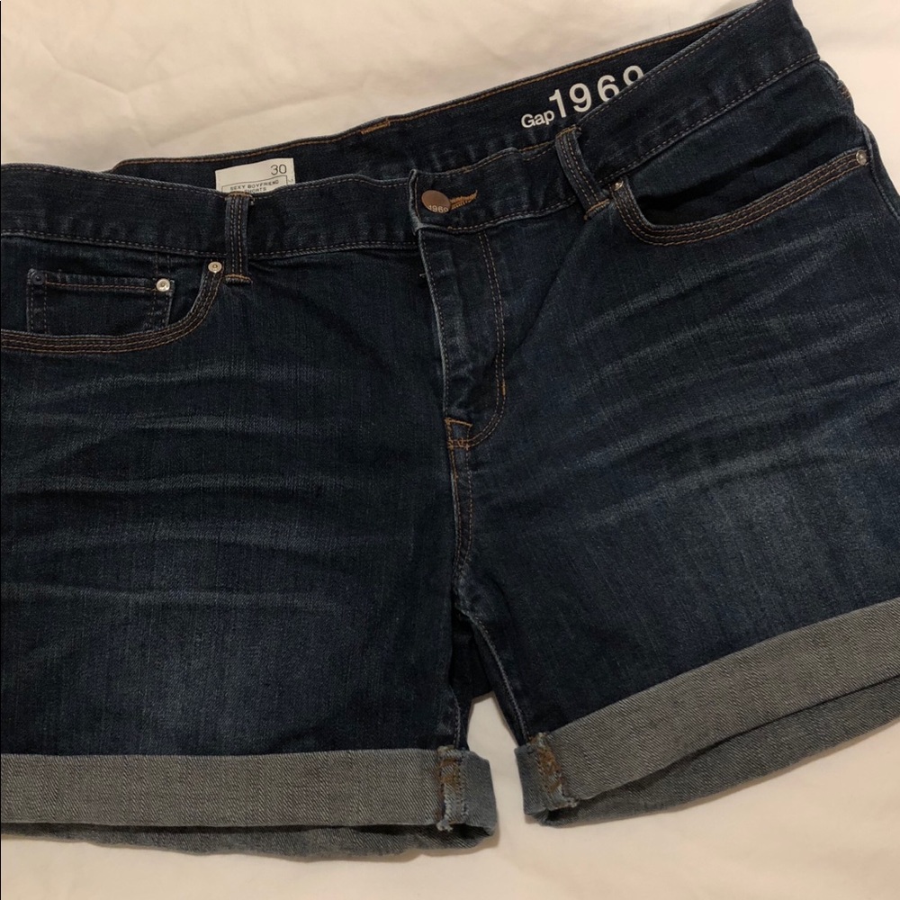 Gap sexy boyfriend shorts size 30 worn twice